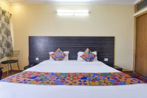FabHotel Mountain View - Room