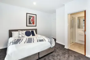 Lake Wendouree Luxury Apartments - Room