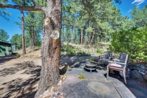 Serene Home w/ Hot Tub - 6 Mi to Boulder Falls! - Innvendig