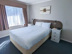Arkana Motor Inn & Terrace Apartments - Room