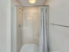 Perkins Cove Gem - Bathroom