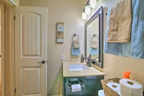 San Antonio Oasis w/ Hot Tub, Pool & Outdoor Bar! - Interiör