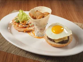 Arosa Hotel Jakarta - Restaurant