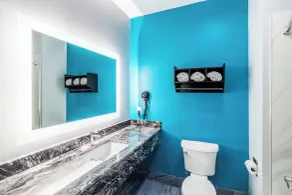 Scottish Inns & Suites - Kingwood - Badezimmer