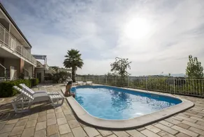 Kinderfreundliche gemütliche Wohnung mit Garten und Terrasse | Hunde erlaubt - Pool