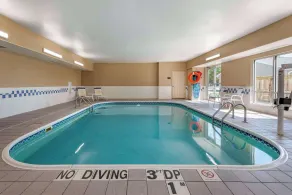 Comfort Suites Terre Haute University Area - Piscine