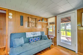 Cayuga Lake , hot Tub, Private Dock - Interior