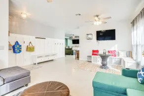 Family Home w/ Community Perks in Peoria - Intérieur