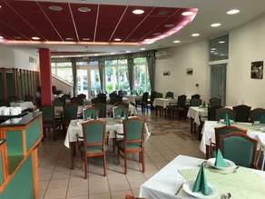 Well Hotel - Restaurant