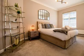 Luxury 3 Bed Apartment, Train Station - Chambre