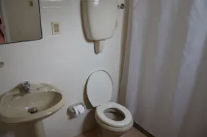 Hotel Romi - Bathroom