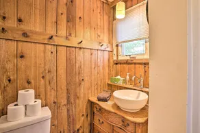 Gemütliche Suttons Bay Cottage w / Shared Dock & Feuerstelle! - Innenbereich