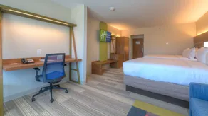 Holiday Inn Express & Suites Tulsa Midtown by IHG - Værelse