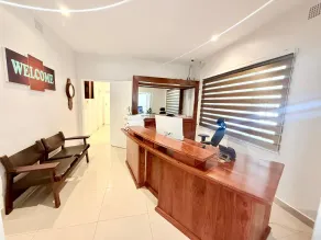 19 On Bay Noakes - Reception