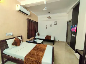 Goroomgo Krishna Residency Bareilly - Room