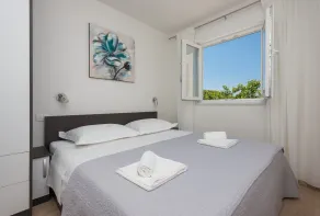 Apartments Mladen - Room