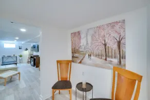 Sleek & Central Centennial Apartment w/ Fireplace! - Innvendig