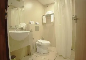 Queens Hotel - Badrum