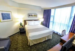 Rosedale on Robson Suite Hotel - Chambre