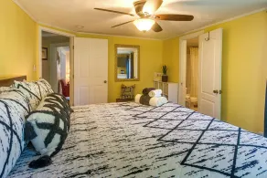 Waycross Vacation Rental w/ Private Backyard! - Interior