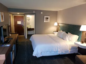 Hampton Inn & Suites Newtown - Habitación