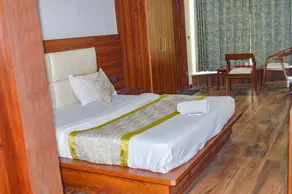 FabHotel The Golf Inn - Nr Botanical Garden Metro - Camera