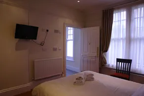 The Moon and Sixpence - Room