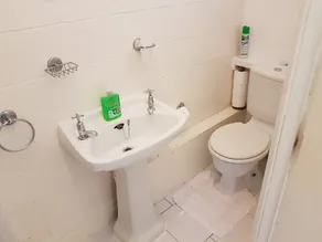 Cumbria Hotel - Bathroom