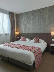 Brit Hotel Ploermel - Hotel de l'Hippodrome - Værelse