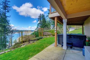 Premier Gig Harbor Home! Views, Spa & Billiards - Innvendig
