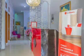 RedDoorz Syariah @ Puri Kalijaga Street - Reception