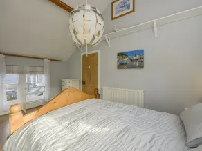 2 Bayview - Room