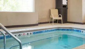 Holiday Inn Express Le Claire Riverfront-Davenport by IHG - Basseng