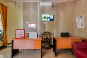 RedDoorz Syariah near Airlangga University Campus B - Reception