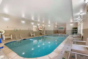 Best Western Plus Des Moines West Inn & Suites - Piscine