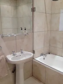 Arum Hill Lodge - Bathroom