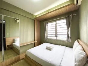 Modern Heights 2BR at The Edge Bandung Apartment By Travelio - Zimmer