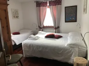 Alpen Hotel Chalet - Værelse