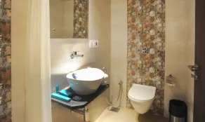 Treebo Balaji Residency, Kolhapur - Bathroom
