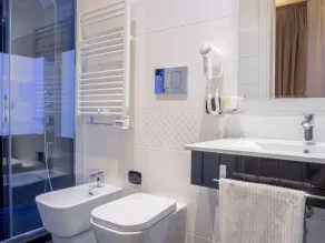 Operà Suites Pinciana - Bathroom