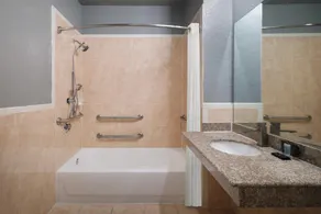 Melrose @ Seabrook, BW Signature Collection by Best Western - Badezimmer