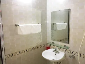 Room-ha Giang Paradise Hostel & Tours - Badrum