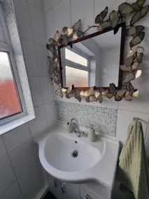 Modern central Dartford 4-Bed House with Parking - Bagno