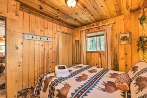 California Retreat w/ Deck, Fire Pit & Grill! - Innenbereich