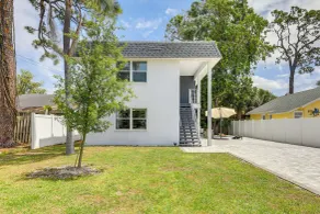 Coastal Sarasota Condo: Minutes to Beach! - Interior
