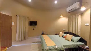 Corbett Farmyard - Room