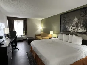 Super 8 by Wyndham Madison South - Chambre