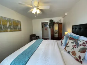 Arctic Fox Inn - Room