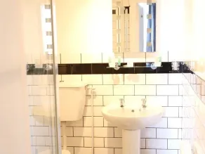 Highlands Hotel and bar - Baño