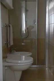 Hotel Desire' - Bathroom